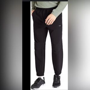 Brady Men’s Zero Weight Jogger in Black Running Outdoor Workout , size M